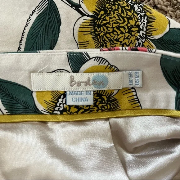 Boden Ivory Floral and Bird Print Pencil Skirt Size 12 - Picture 3 of 9